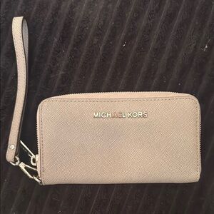 Michael Kors Wristlet Wallet